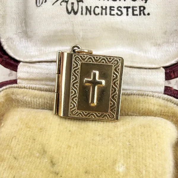 9ct Yellow Gold Bible Charm, London 1965 — image 4