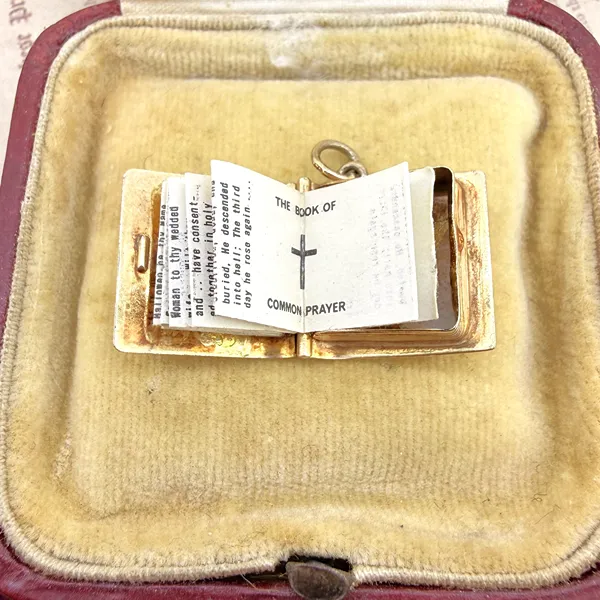 9ct Yellow Gold Bible Charm, London 1965 — image 5
