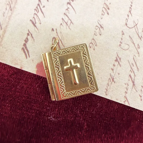 9ct Yellow Gold Bible Charm, London 1965 — image 6