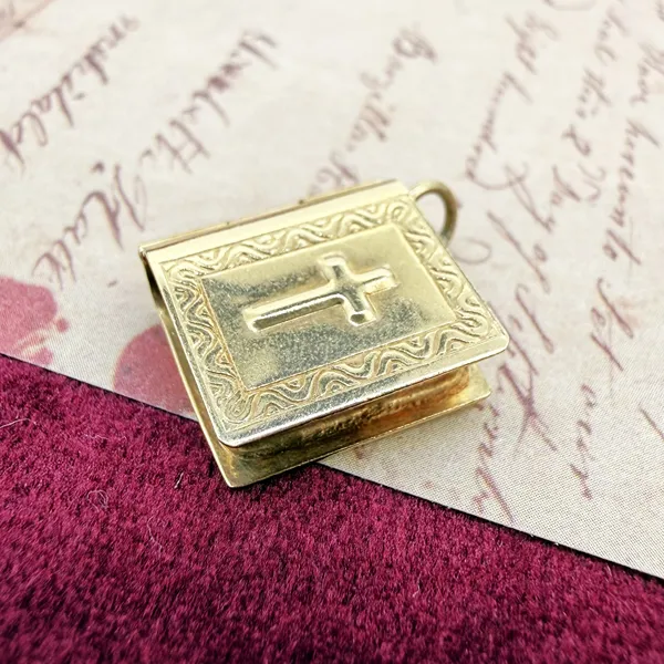 9ct Yellow Gold Bible Charm, London 1965 — image 7