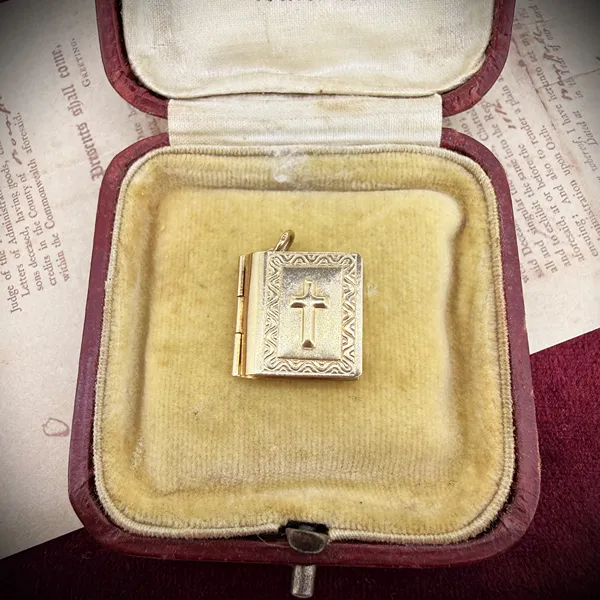 9ct Yellow Gold Bible Charm, London 1965
