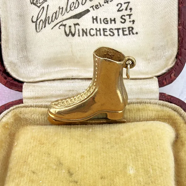 9ct Yellow Gold Ice Skate Charm, London 1973 — image 4
