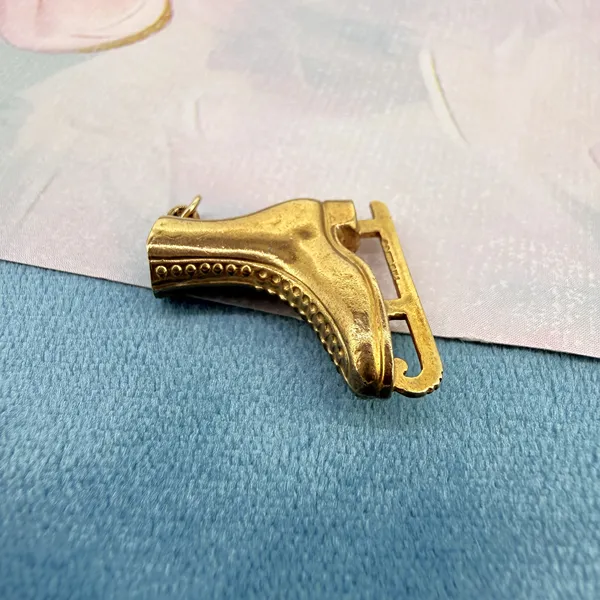 9ct Yellow Gold Ice Skate Charm, London 1973 — image 6