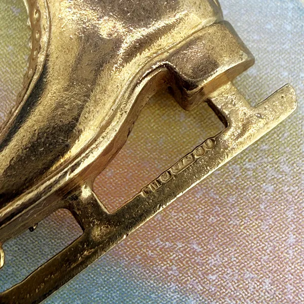 9ct Yellow Gold Ice Skate Charm, London 1973 — image 8
