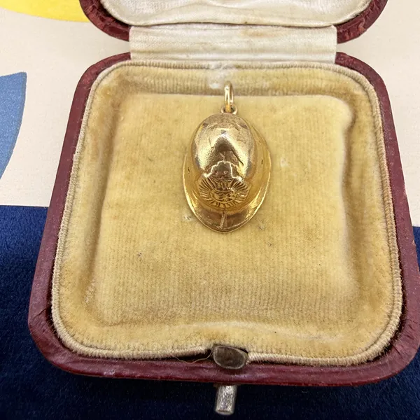 9ct Yellow Gold Policeman's Helmet Charm, London 1972 — image 2