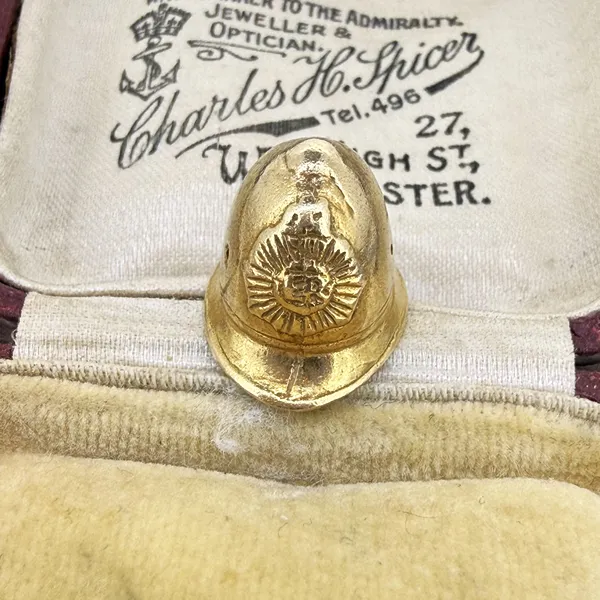 9ct Yellow Gold Policeman's Helmet Charm, London 1972 — image 4