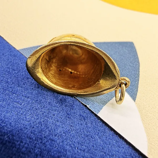 9ct Yellow Gold Policeman's Helmet Charm, London 1972 — image 7