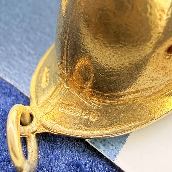 9ct Yellow Gold Policeman's Helmet Charm, London 1972 — image 8