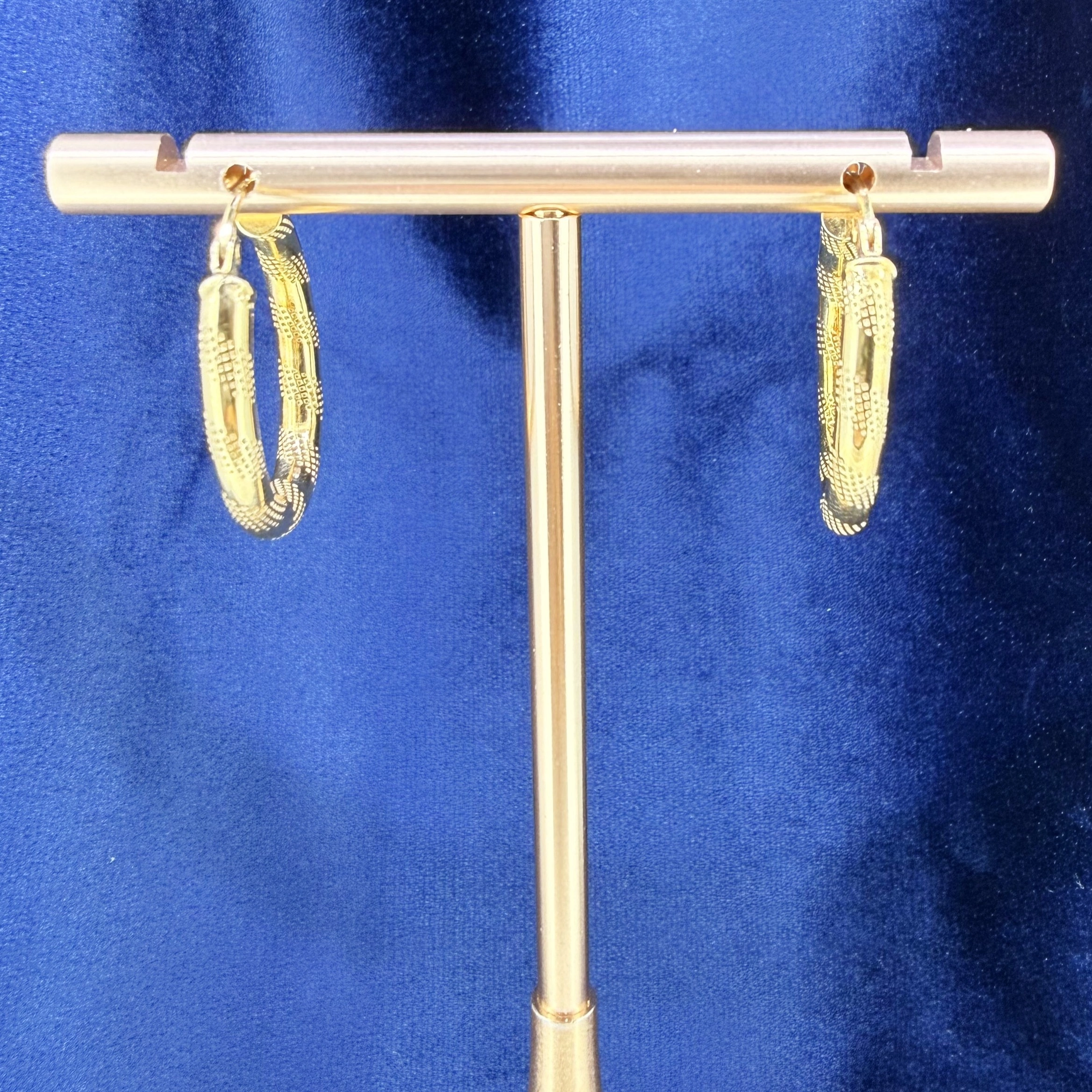 Vintage 9ct Yellow Gold Textured Hoop Earrings — image 2