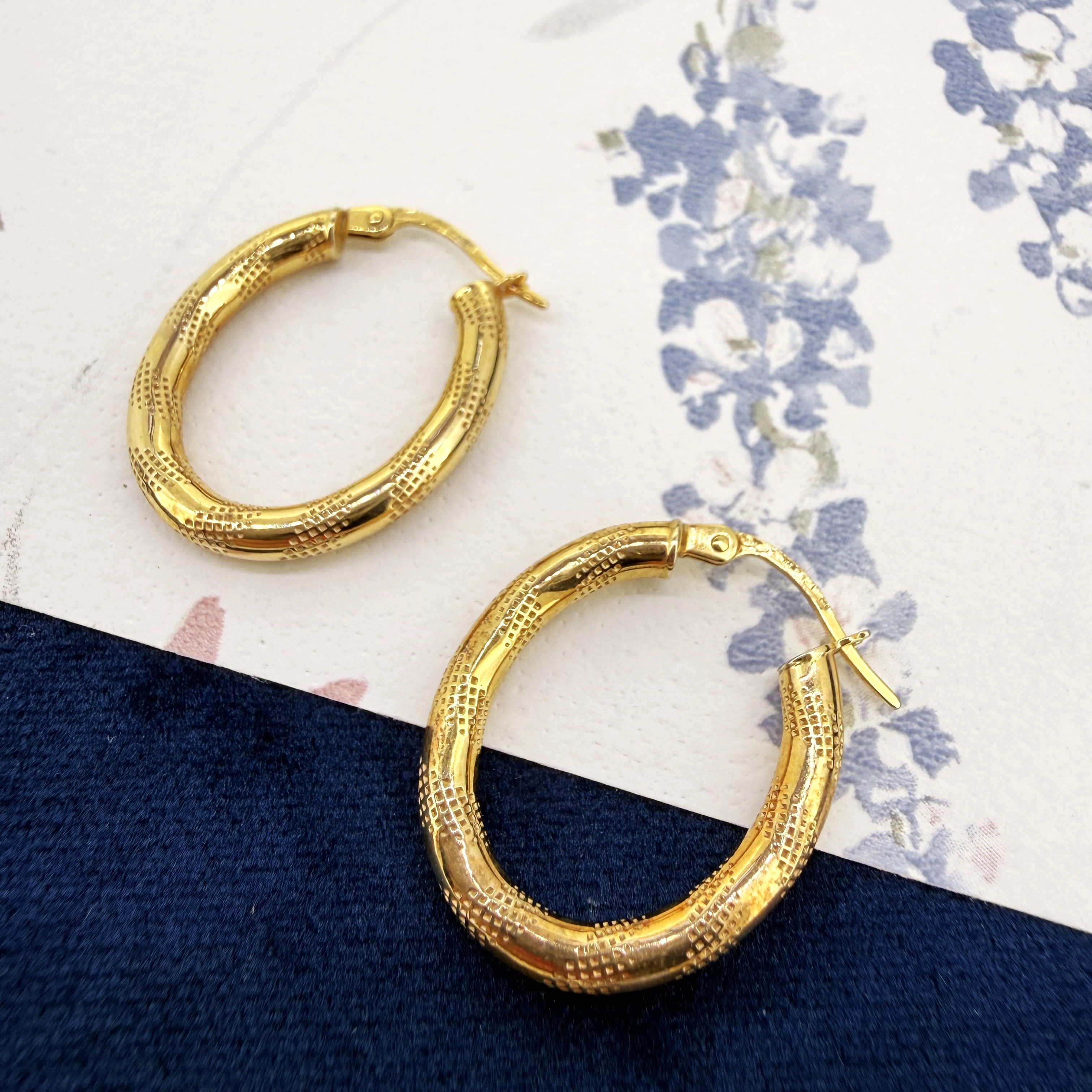 Vintage 9ct Yellow Gold Textured Hoop Earrings — image 5