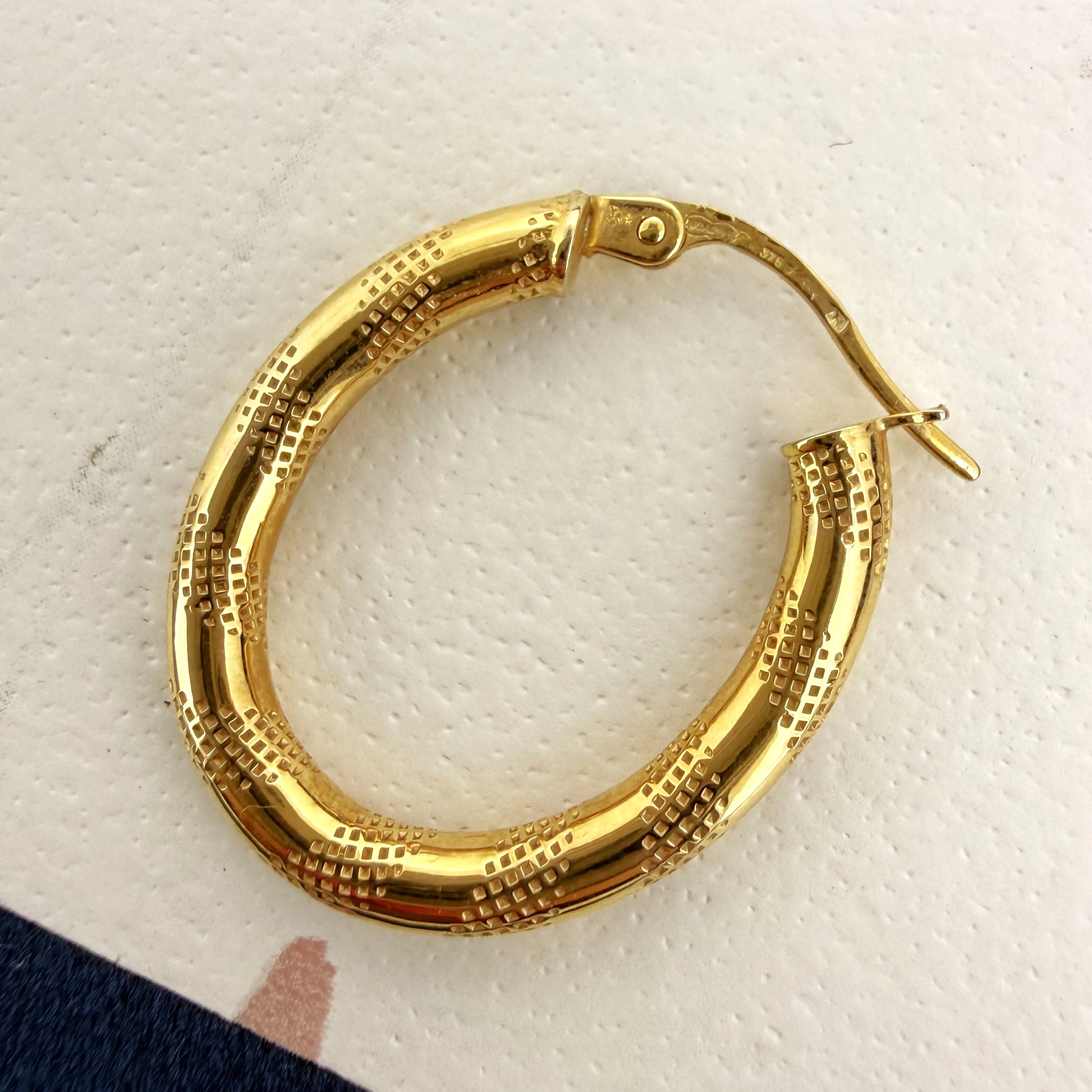 Vintage 9ct Yellow Gold Textured Hoop Earrings — image 6