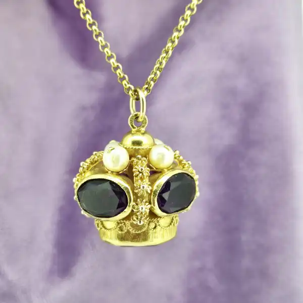 18ct Gold Etruscan Amethyst and Pearl Crown Fob Charm Pendant — image 3
