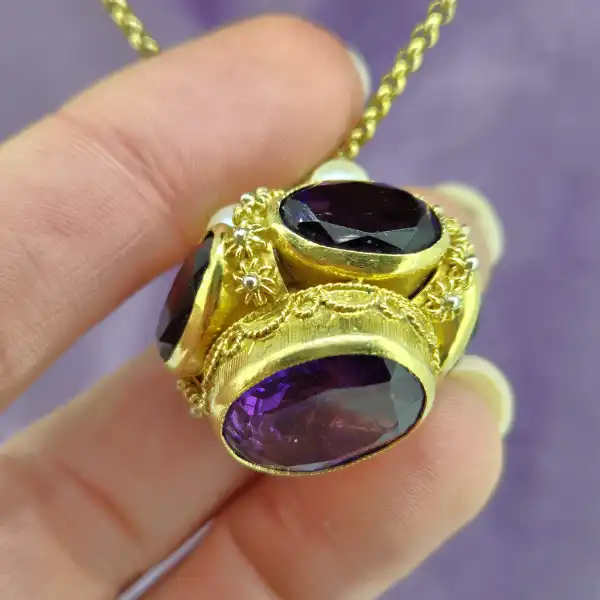 18ct Gold Etruscan Amethyst and Pearl Crown Fob Charm Pendant — image 9