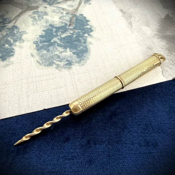 9ct Gold Retractable Cigar Piercer Pendant, Birmingham 1960
