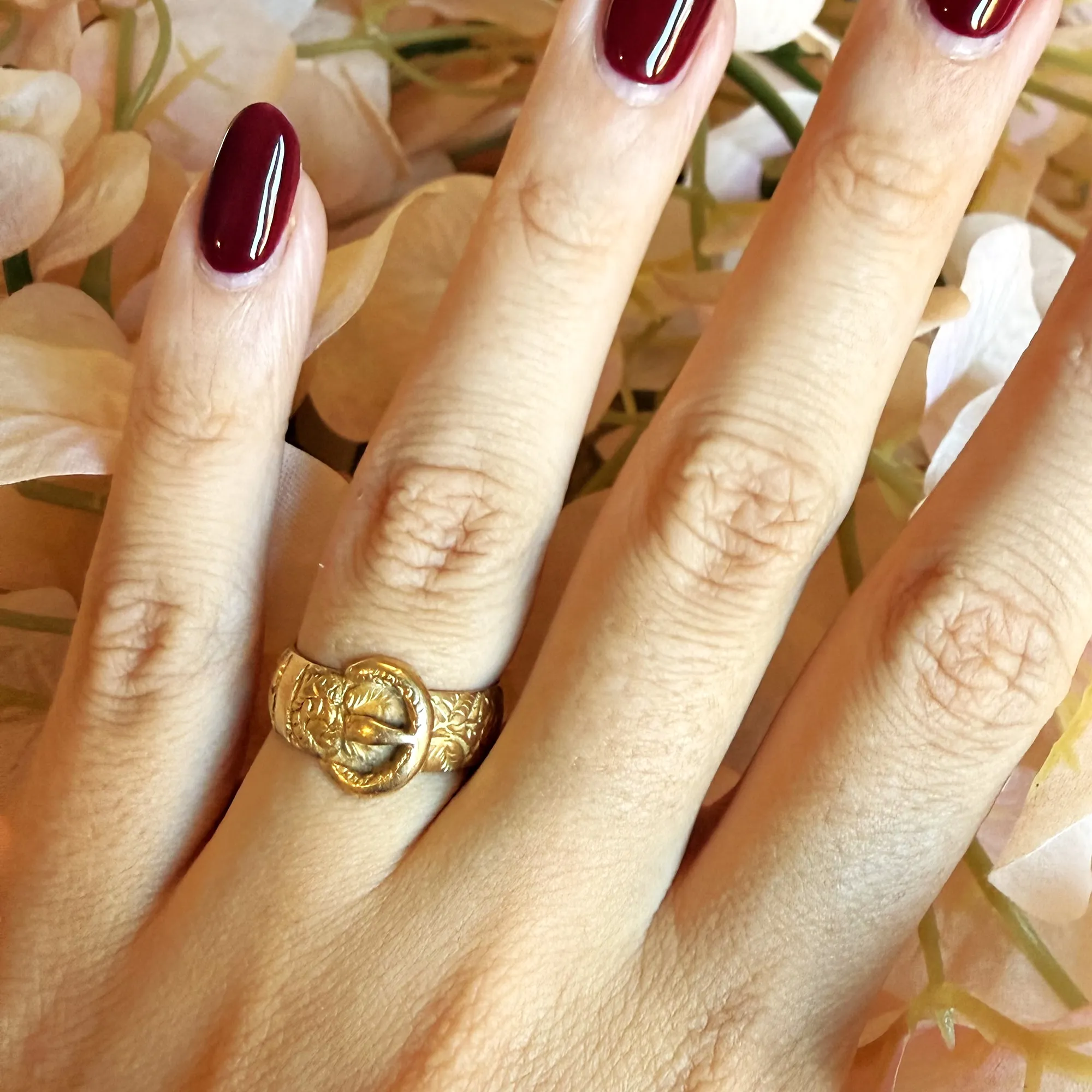 18ct Yellow Gold Hand Engraved Buckle Ring, London 1918 — image 11