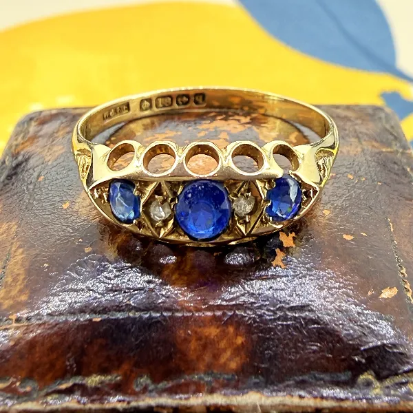 Antique Edwardian 18ct Gold Sapphire & Diamond Boat Ring, Birmingham 1915 — image 4