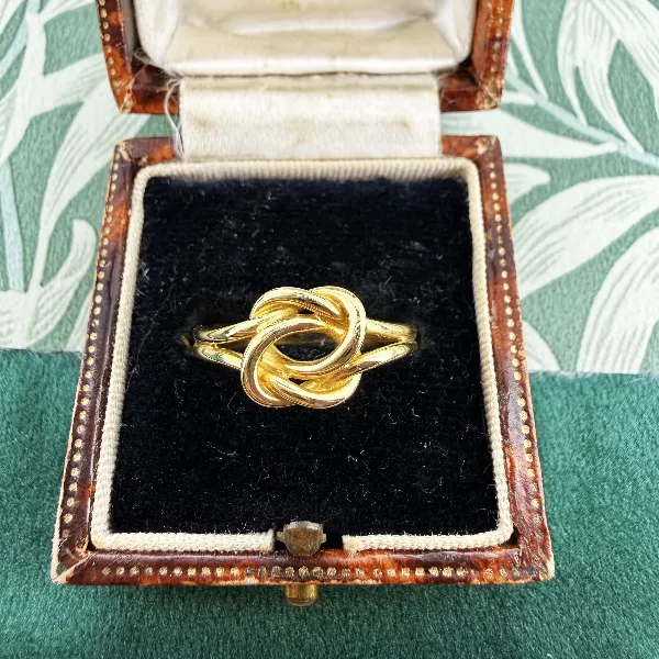 18ct Yellow Gold Love Knot Ring, London 1973 — image 2