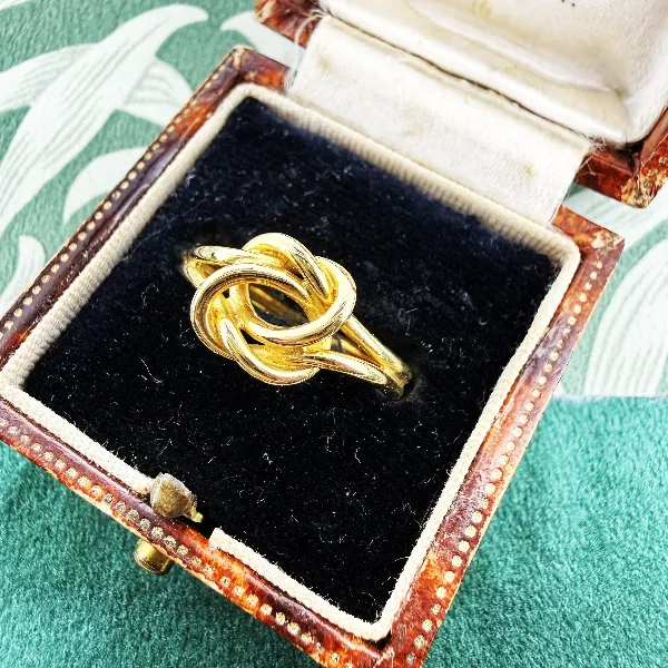 18ct Yellow Gold Love Knot Ring, London 1973 — image 3