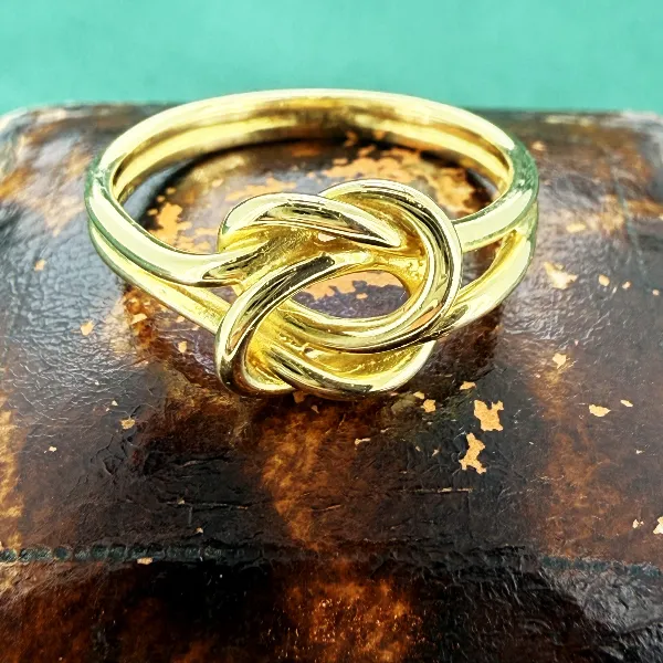 18ct Yellow Gold Love Knot Ring, London 1973 — image 4