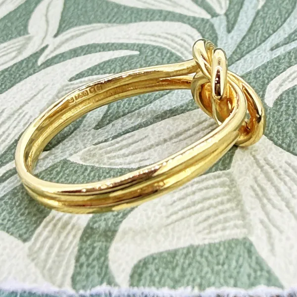 18ct Yellow Gold Love Knot Ring, London 1973 — image 7