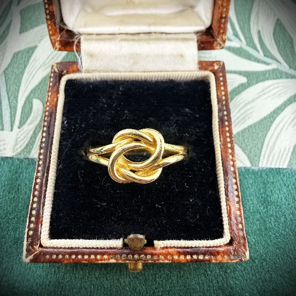 18ct Yellow Gold Love Knot Ring, London 1973