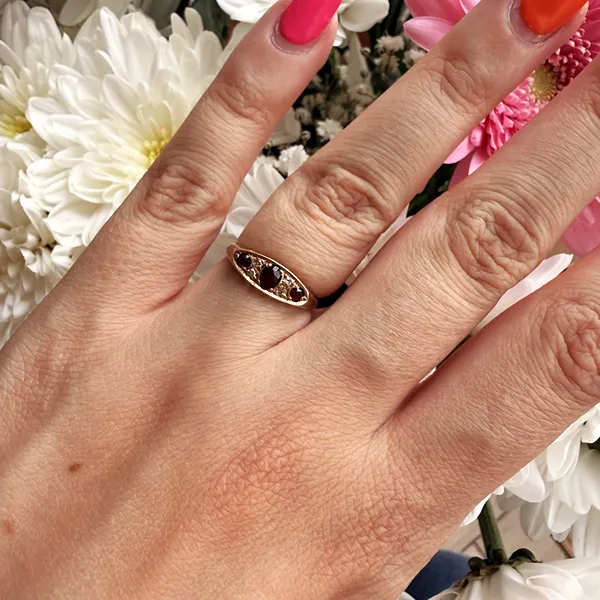 Vintage 9ct Yellow Gold Garnet and Diamond Ring, Birmingham 1992 — image 11