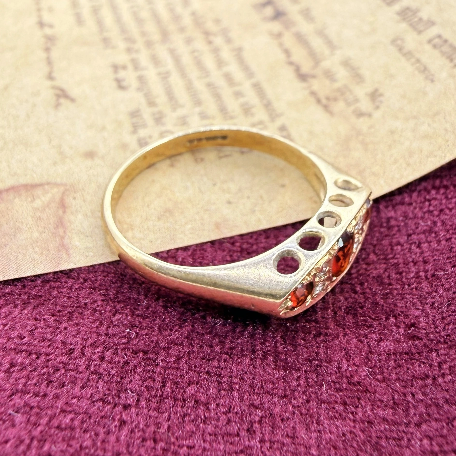 Vintage 9ct Yellow Gold Garnet and Diamond Ring, Birmingham 1992 — image 7