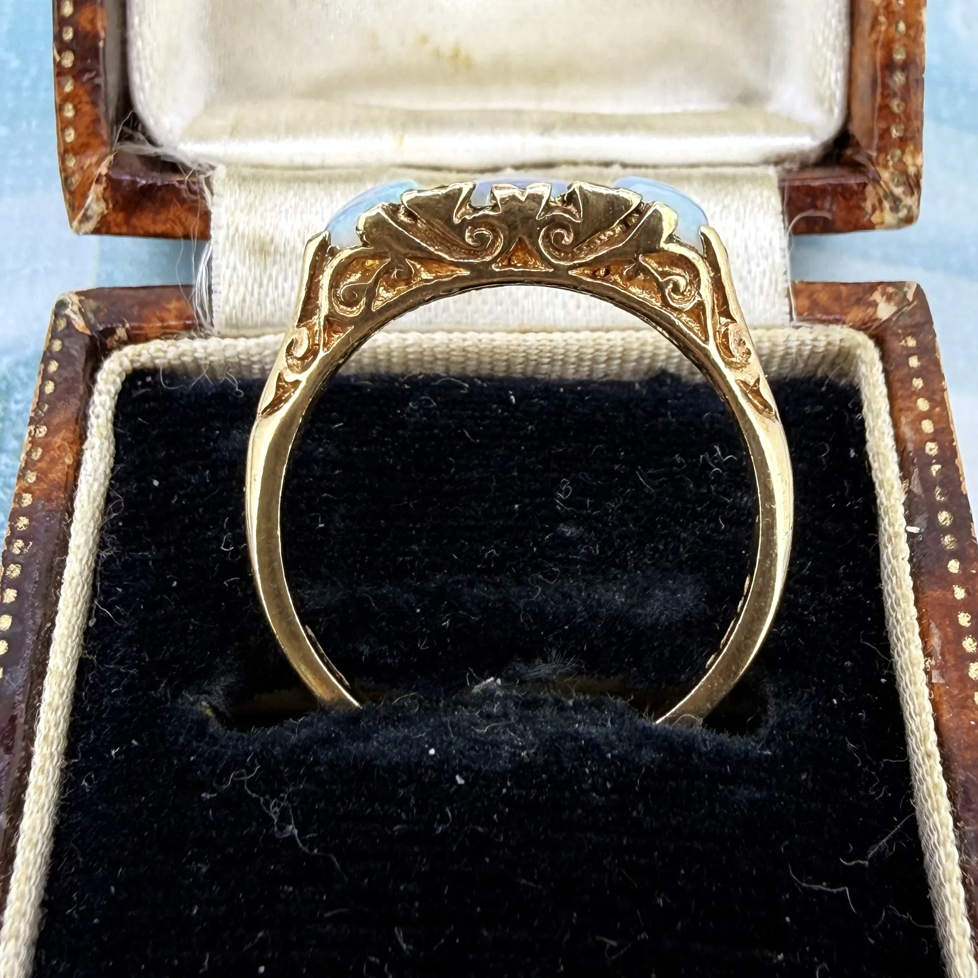 Vintage 9ct Yellow Gold Opal & Diamond Boat Ring, London 1984 — image 8