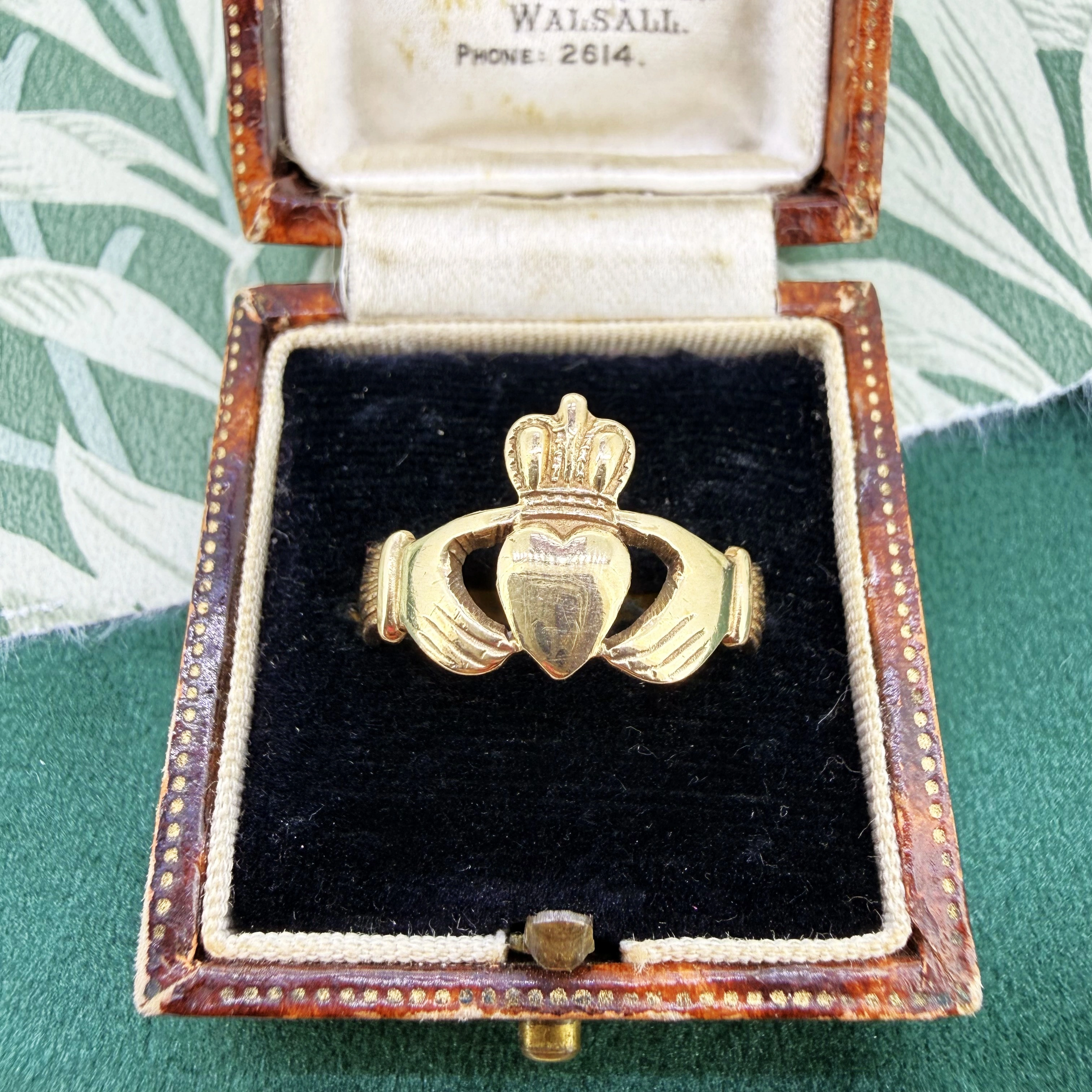 9ct Yellow Gold Irish Claddagh Ring — image 2