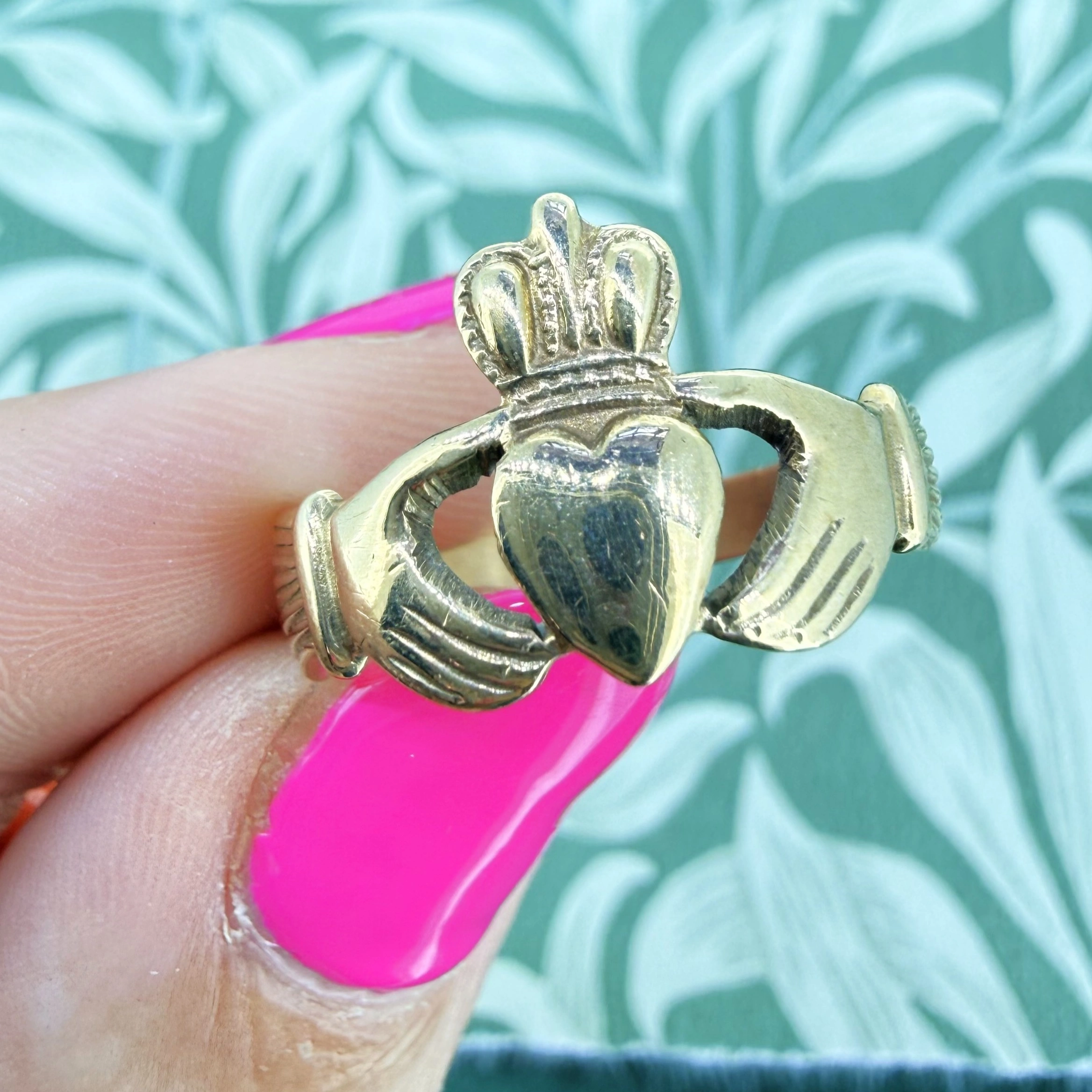 9ct Yellow Gold Irish Claddagh Ring — image 5