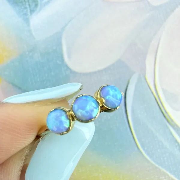 9ct Yellow Gold Vintage Opal Trilogy Ring — image 5