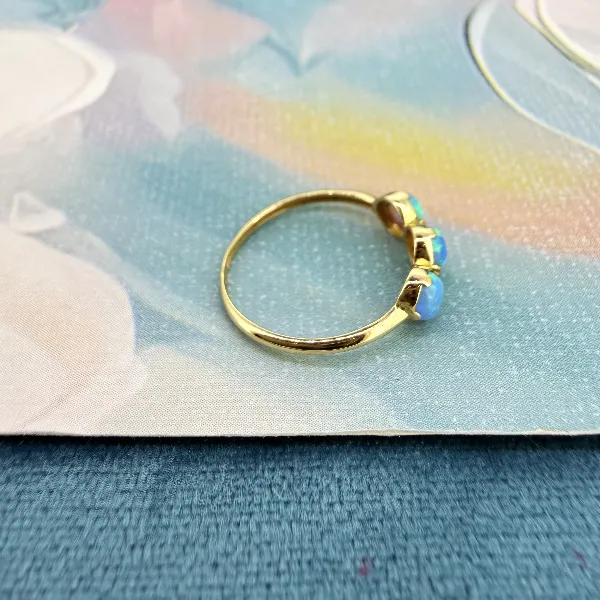 9ct Yellow Gold Vintage Opal Trilogy Ring — image 7