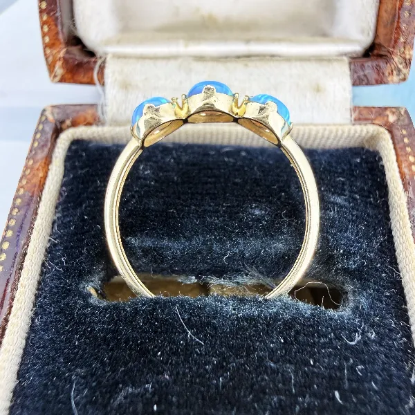 9ct Yellow Gold Vintage Opal Trilogy Ring — image 9
