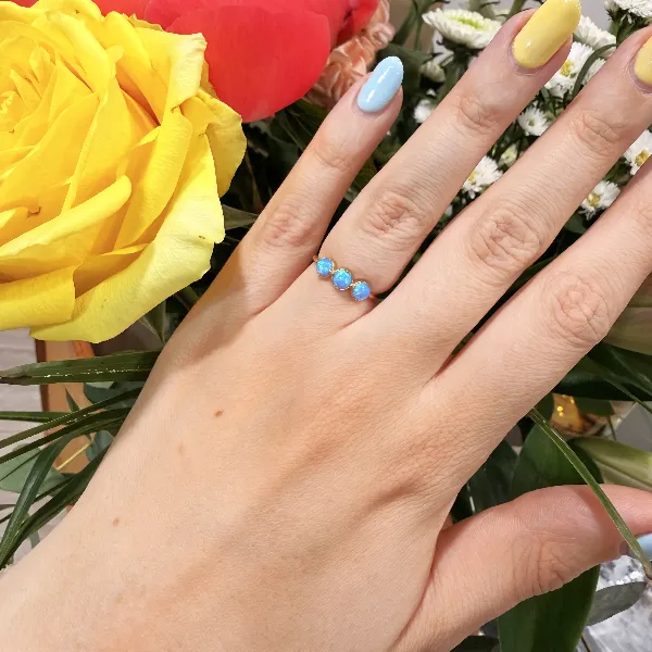 9ct Yellow Gold Vintage Opal Trilogy Ring — image 10