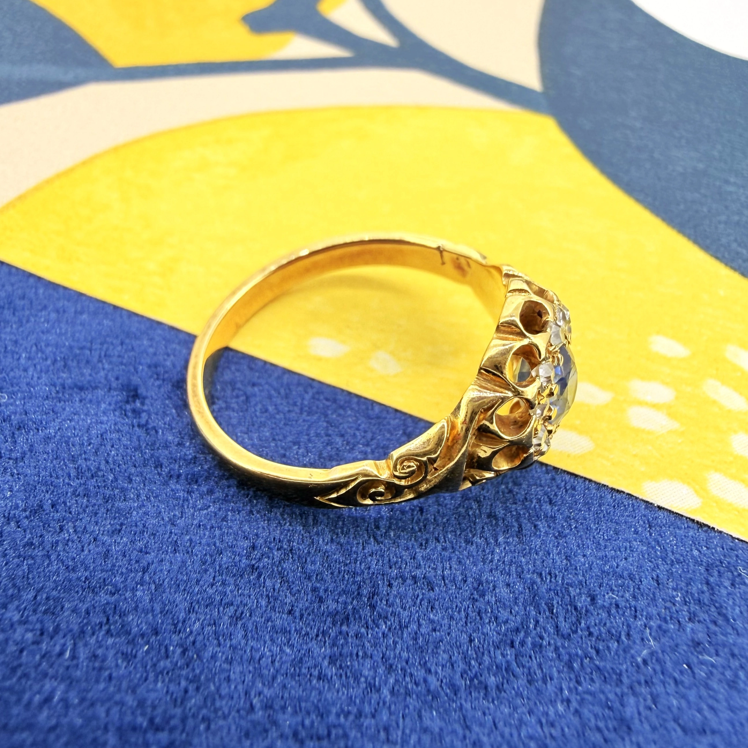 Antique 18ct Yellow Gold Sapphire and Diamond Cluster Ring — image 7