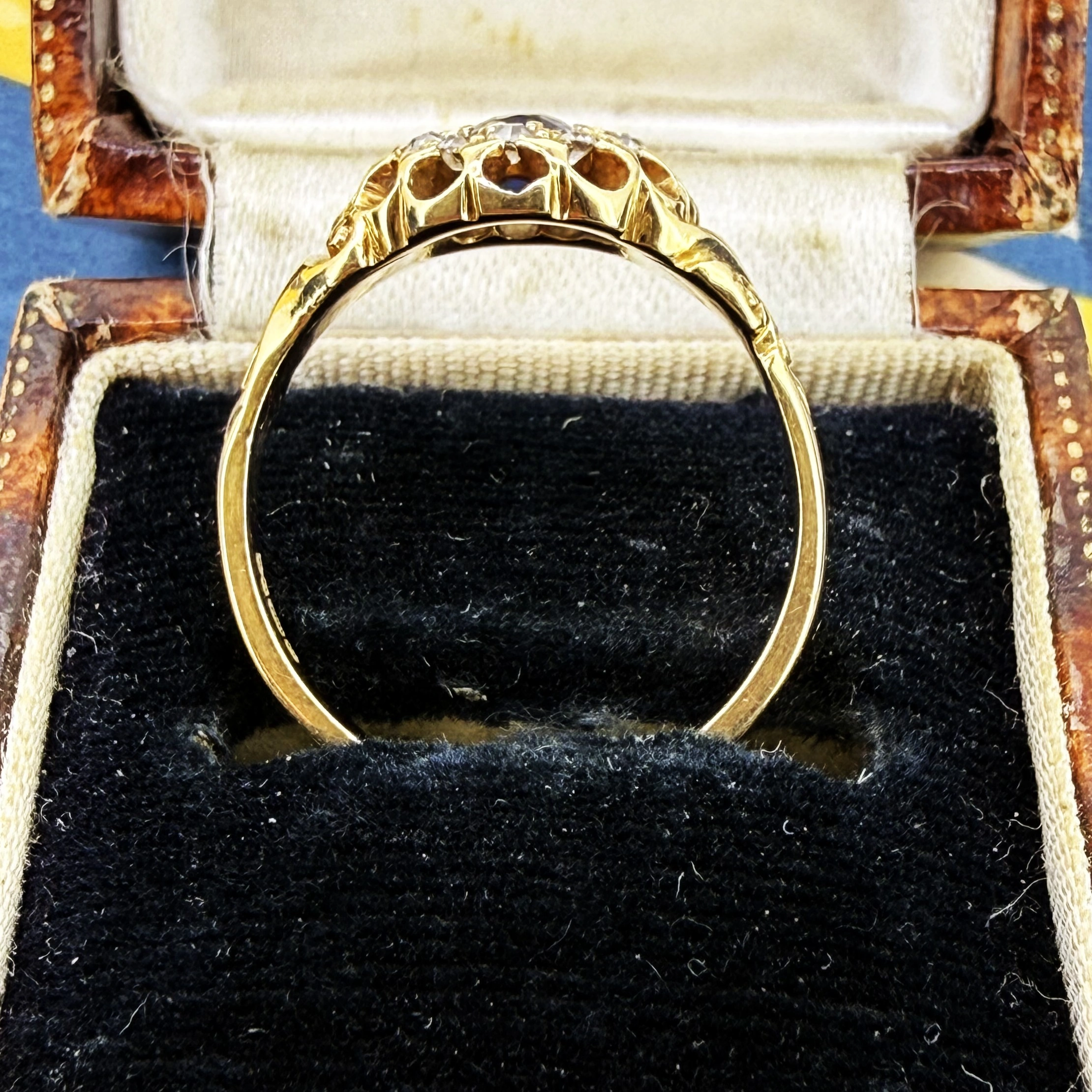 Antique 18ct Yellow Gold Sapphire and Diamond Cluster Ring — image 9