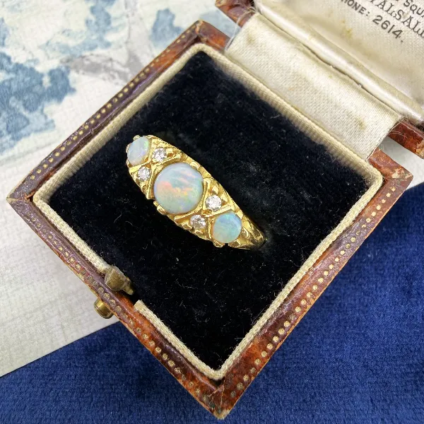 Vintage 18ct Gold Opal & Diamond Ring, Birmingham 1976 — image 3