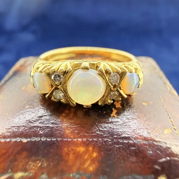 Vintage 18ct Gold Opal & Diamond Ring, Birmingham 1976 — image 4