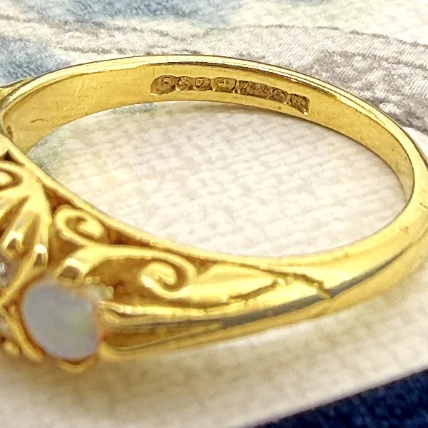 Vintage 18ct Gold Opal & Diamond Ring, Birmingham 1976 — image 8