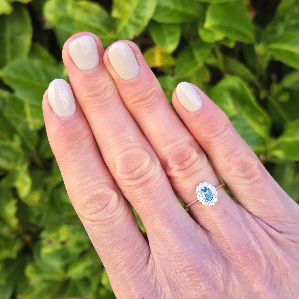 18ct White Gold Aquamarine & Diamond Cluster Ring — image 7