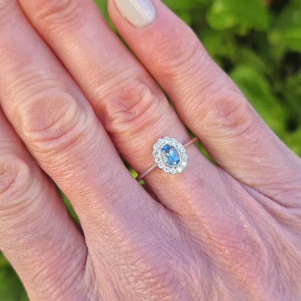 18ct White Gold Aquamarine & Diamond Cluster Ring — image 8