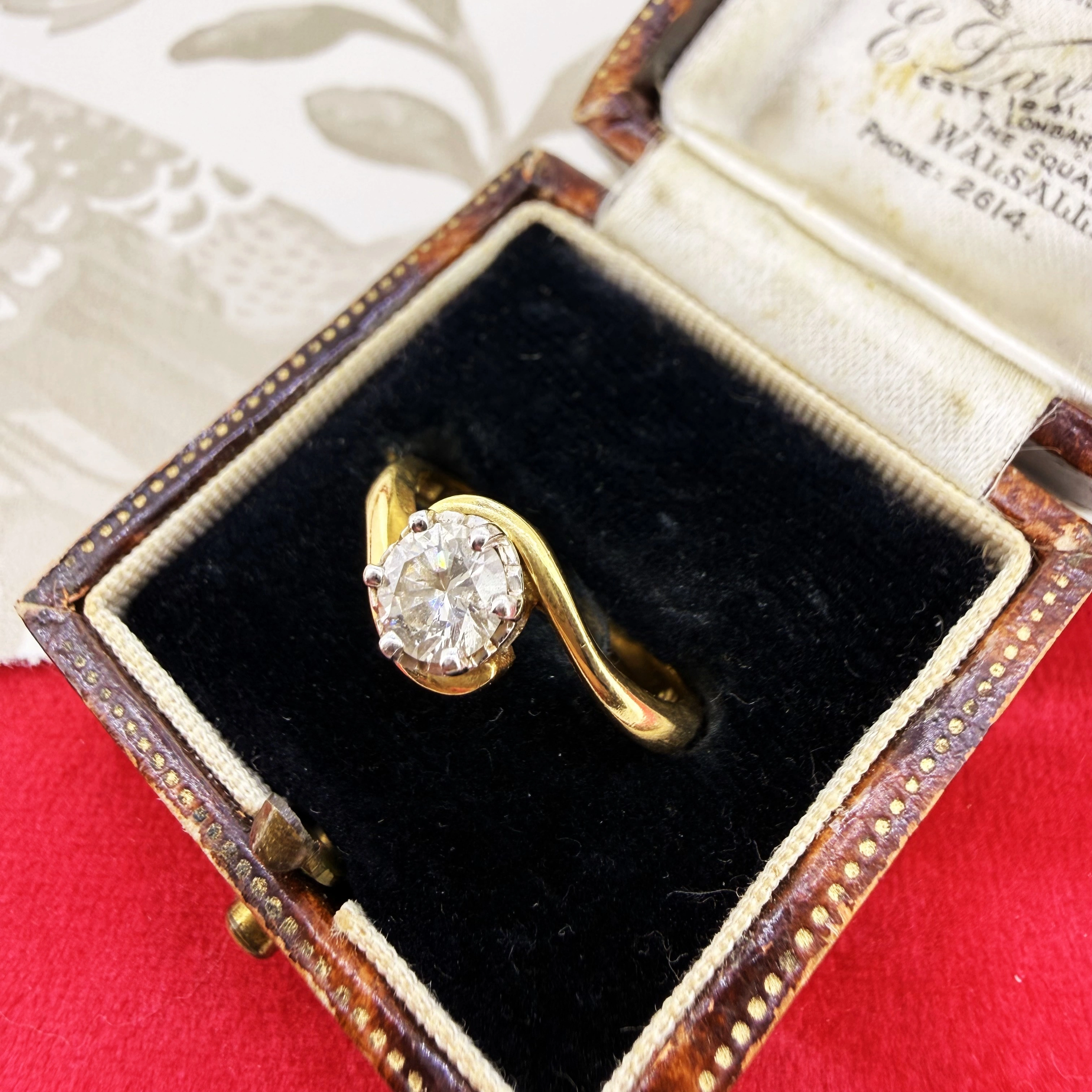 Vintage 18ct Yellow Gold 0.50ct Diamond Solitaire Twist — image 3