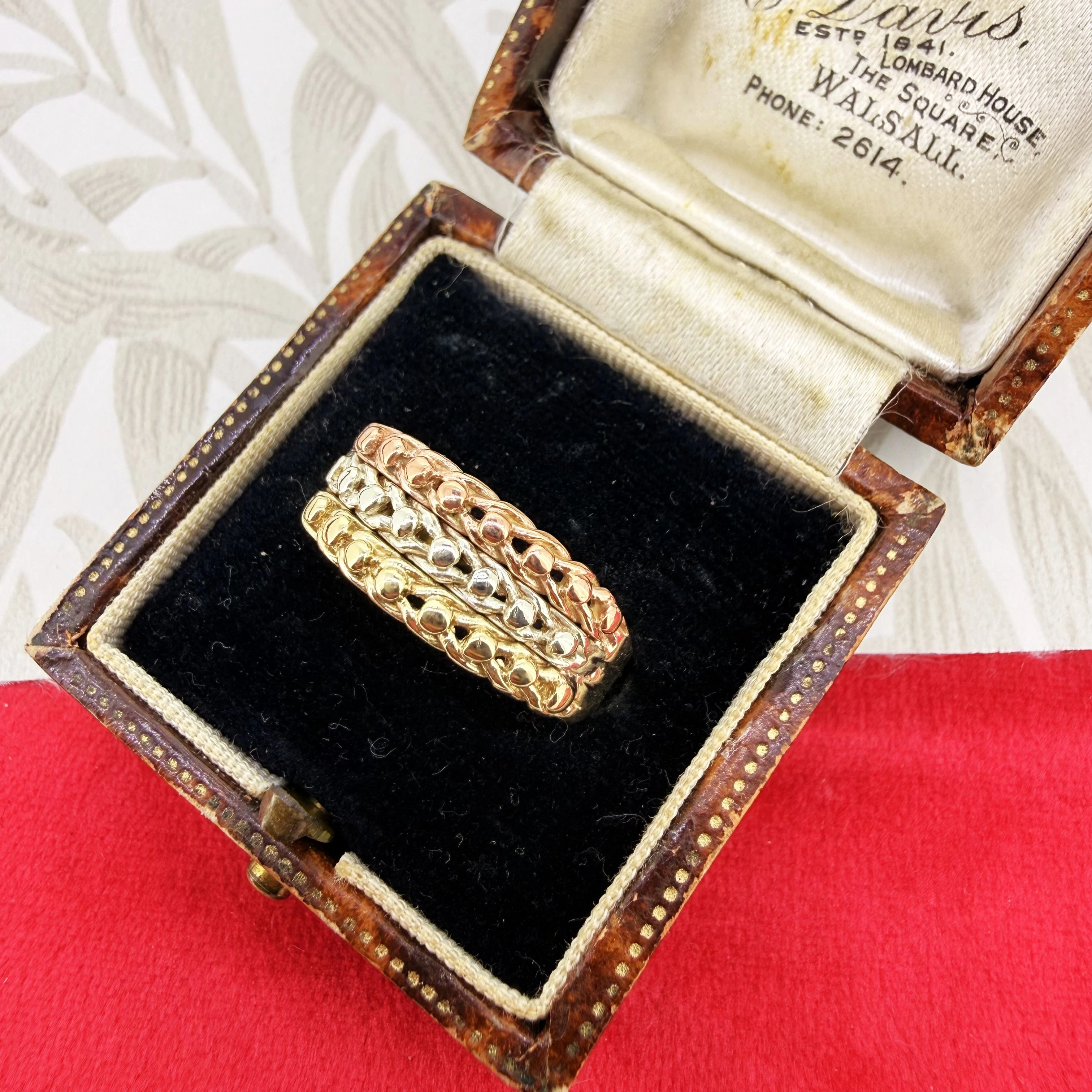 Vintage 9ct Three Colour Gold Keeper Ring — image 3