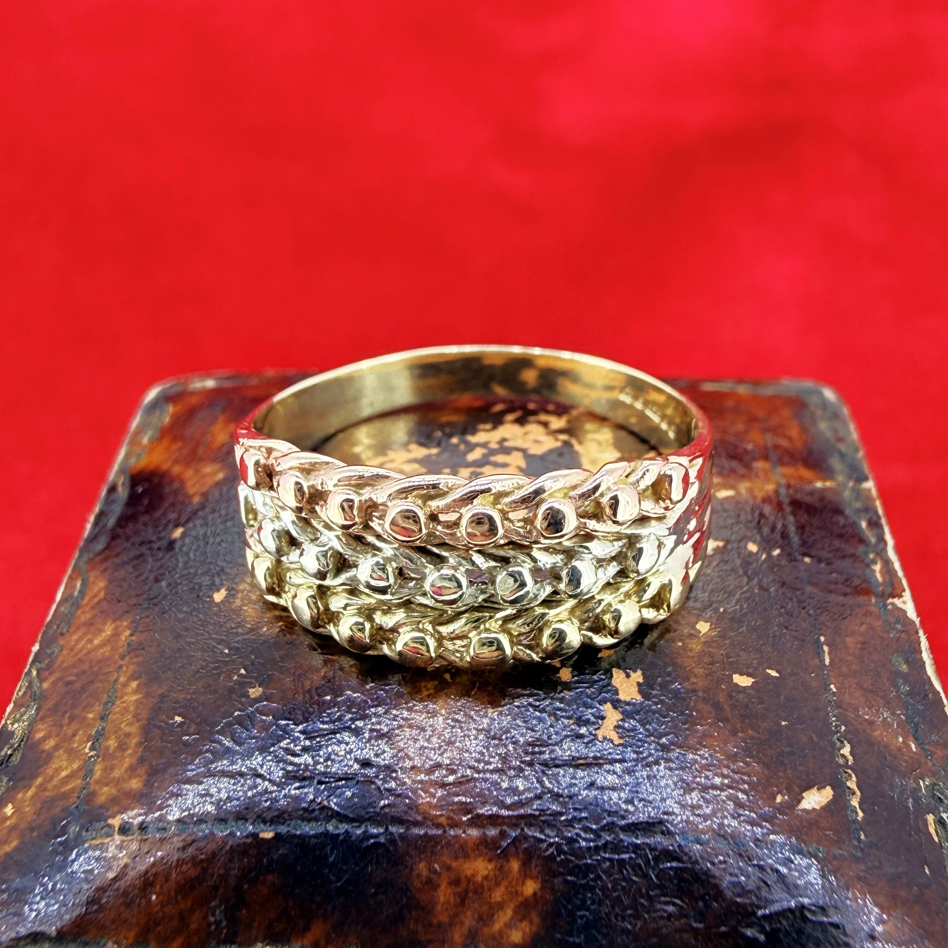 Vintage 9ct Three Colour Gold Keeper Ring — image 4